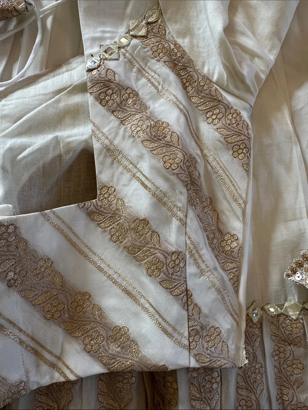 Brand new custom Cream and Gold Traditional Party Dress - Brand Unspecifie